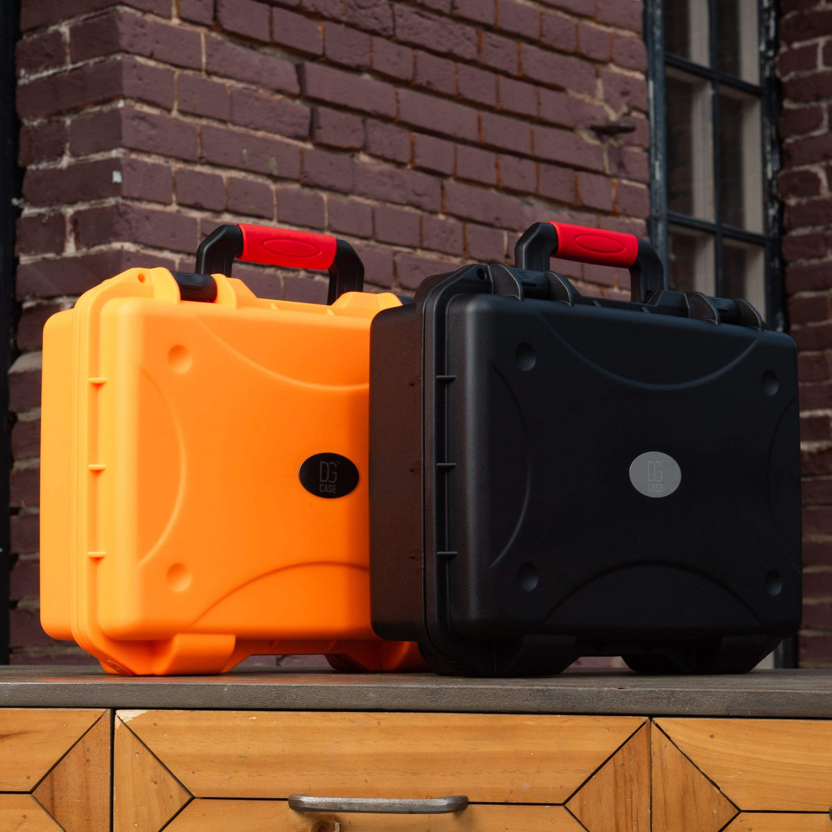 50-01 - 17 inch Hard case Black or Orange | DGCASE interior: 15.35 x 10.43 in x 5.94 in